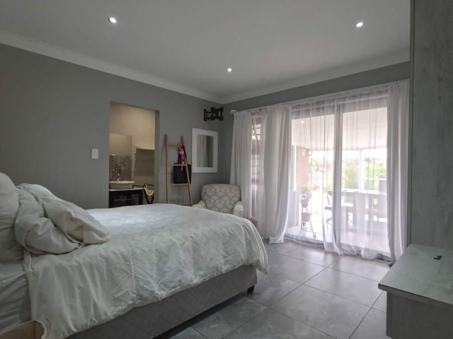 5 Bedroom Property for Sale in Noorsekloof Eastern Cape